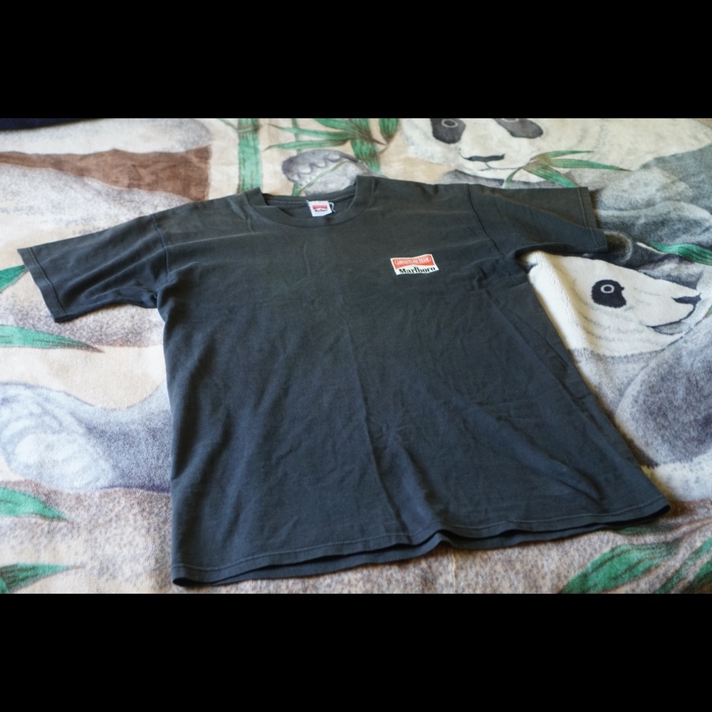 Sold ‼️ Vintage Marlboro T-Shirt - Picture 2 of 4